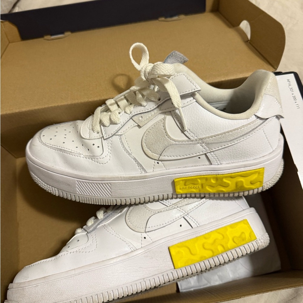 Nike Air Force 1 Fontanka in White and Gray